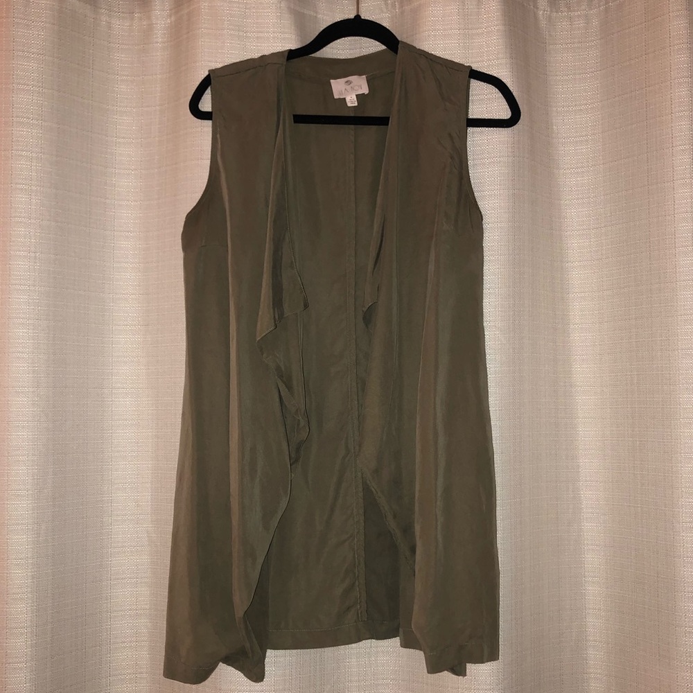Lila rose vest